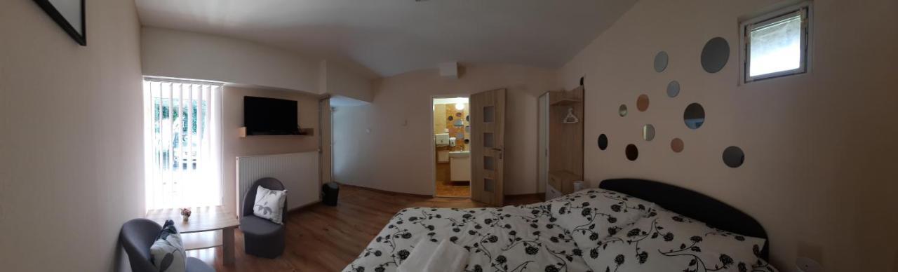 Penzion Marina Pri Slovenskej Restauracii Brezno Zewnętrze zdjęcie