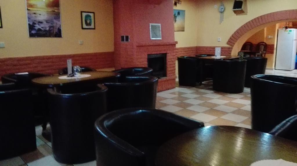 Penzion Marina Pri Slovenskej Restauracii Brezno Zewnętrze zdjęcie