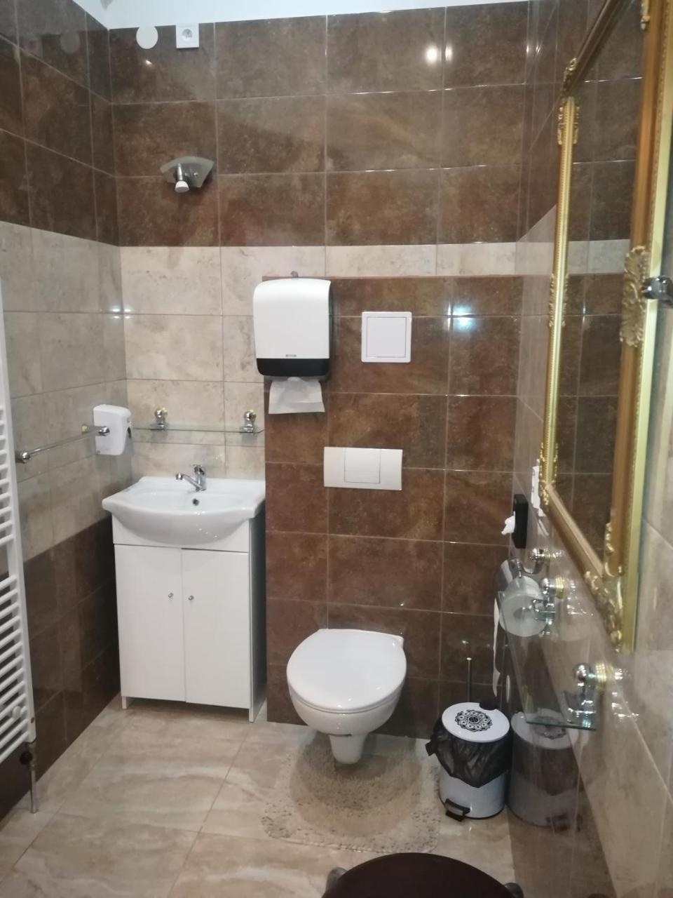 Penzion Marina Pri Slovenskej Restauracii Brezno Zewnętrze zdjęcie